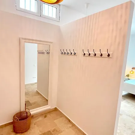 Сasa de vacaciones Aiora - Beautiful Stone House With Rooftop Terrace